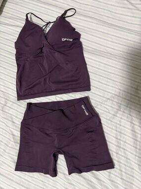 DFYNE Vision Set Active Shorts and Top Set Size small Fig- V Waist